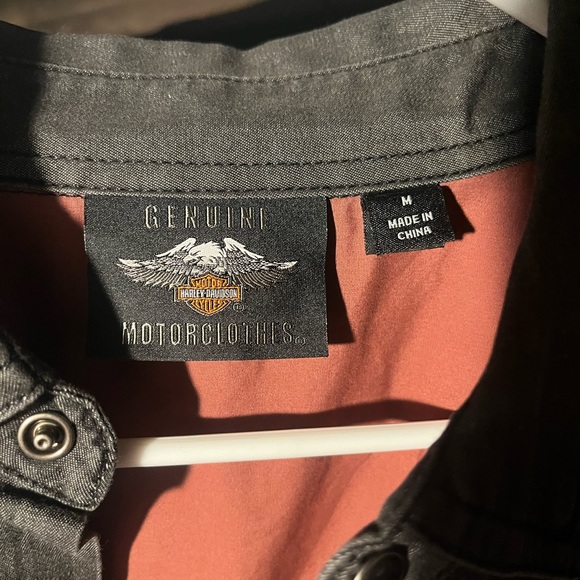 Harley Davidson Short Sleeve Button Up - Picture 2 of 7